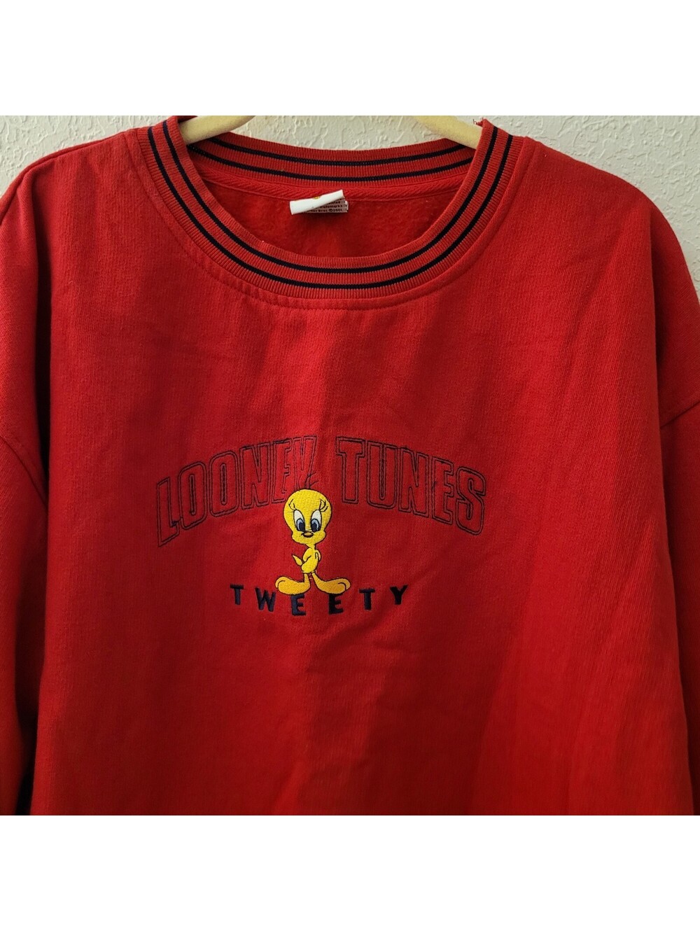 Looney Tunes 2001 Freeze Red Tweety Bird Embroidered Sweatshirt XL  VTG Unisex